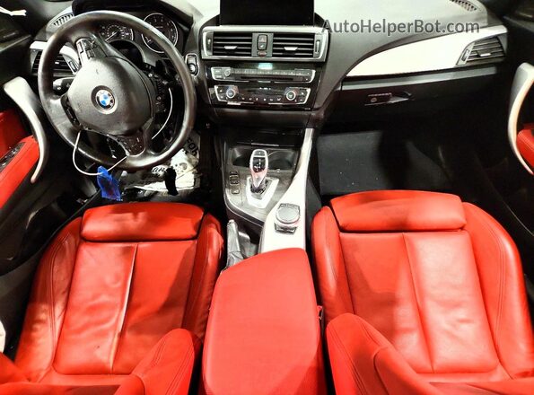 WBA2G3C38HV641307 2017 BMW M2 Белый Вид панели приборов