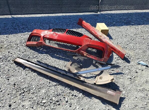 WBA2J5C59JVB27991 2018 BMW M2 Red Vista del compartimento del motor
