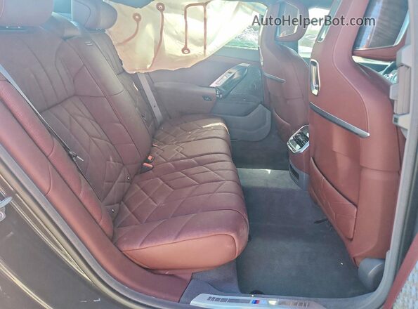 WBA33EJ07PCN09685 2023 BMW OTHER Серый Вид задних сидений