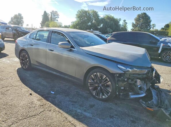 WBA43FJ04SCT22729 2025 BMW OTHER Gray Front right