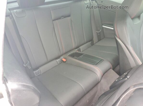 WBA4Z1C51JEC72033 2018 BMW OTHER White Vista de los asientos traseros