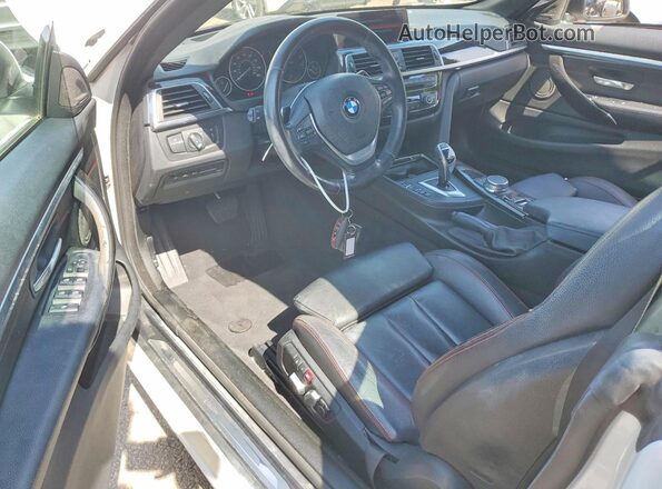 WBA4Z5C52KEE17539 2019 BMW OTHER Белый Вид панели приборов