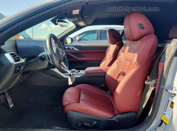 WBA53AT01RCP90139 2024 BMW M4 Gray Вид салону спереду