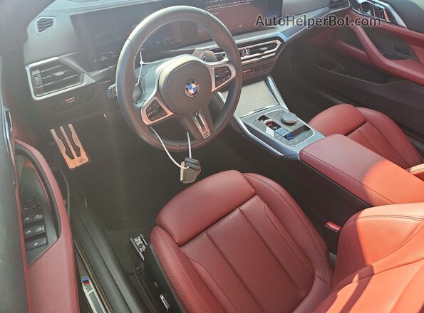 WBA53AT01RCP90139 2024 BMW M4 Gray Вид панелі приладів