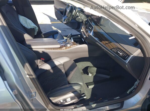 WBA53BH06MCF58310 2021 BMW 5 SERIES Silver Widok wnętrza z przodu