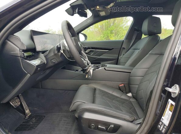 WBA53FJ05TCU99778 2026 BMW OTHER Black Սալոնի դիմացի տեսք