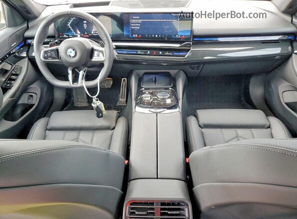 WBA53FJ05TCU99778 2026 BMW OTHER Black Առջևի վահանակի տեսք