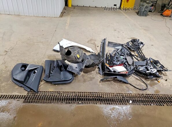 WBA53FJ09TCV23712 2026 BMW OTHER Белый Вид подкапотного пространства