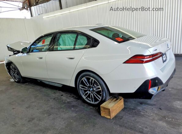 WBA53FJ0XTCX57115 2026 BMW OTHER Белый Задняя левая четверть