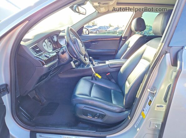 WBA5M2C52GGH99469 2016 BMW 5 SERIES Серебряный Вид салона спереди