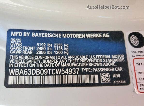 WBA63DB09TCW54937 2026 BMW M4 White Vista del compartimento del motor