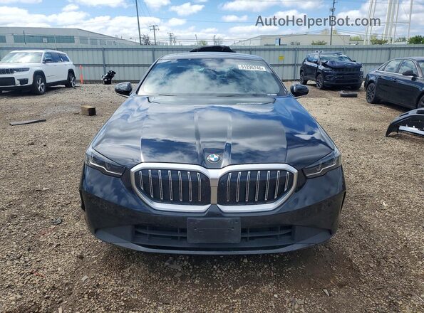 WBA63FJ04RCR93188 2024 BMW 5 SERIES Черный Вид спереди
