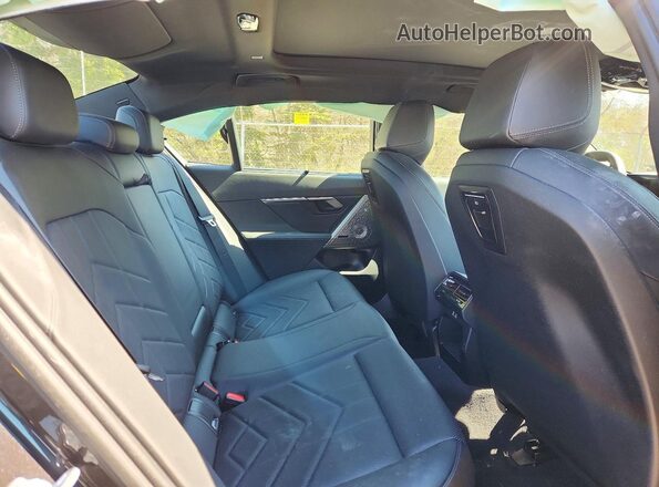 WBA63FJ07RCT06334 2024 BMW 5 SERIES Черный Вид задних сидений