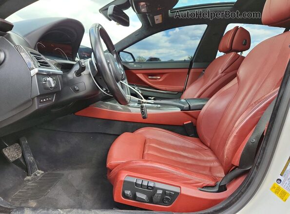 WBA6D4C54KGA01112 2019 BMW OTHER Белый Вид салона спереди