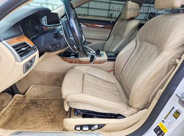 WBA7F2C55KB239760 2019 BMW OTHER Двухцветный Вид салона спереди