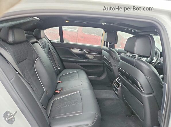 WBA7U2C08NCK33895 2022 BMW OTHER Белый Вид задних сидений