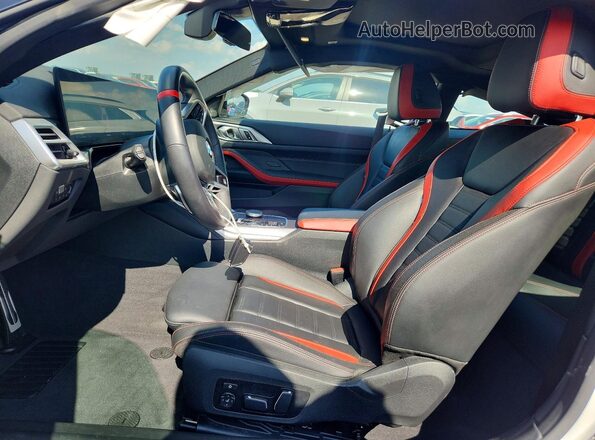 WBA83DA03SCT82734 2025 BMW M4 White Vista interior delantera