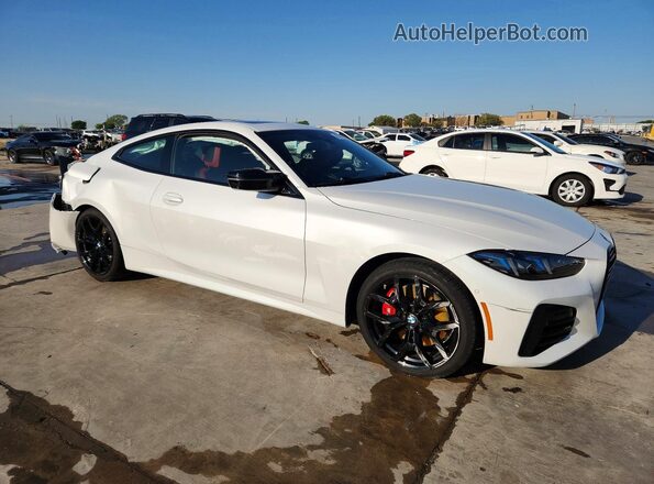 WBA83DA03SCT82734 2025 BMW M4 White Delantero derecho