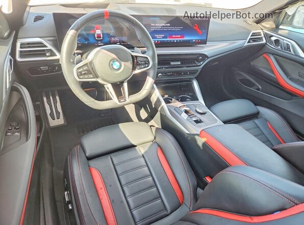 WBA83DA03SCT82734 2025 BMW M4 White Vista del salpicadero