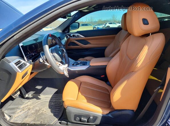 WBA83DA05SCT05458 2025 BMW M4 Blue Вид салону спереду