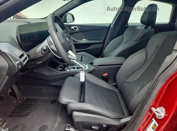 WBA83GG06T7V15957 2026 BMW OTHER Красный Вид салона спереди