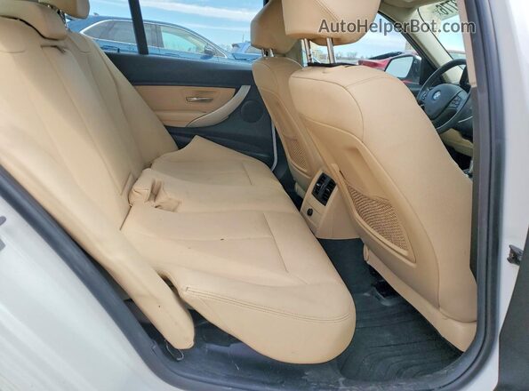 WBA8A3C50JA505439 2018 BMW OTHER White Rear seats view