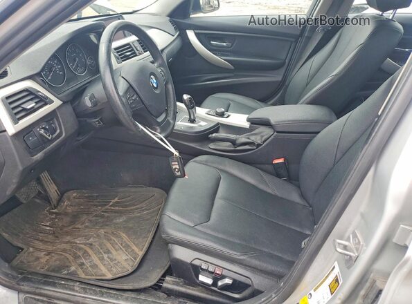 WBA8A3C55JA489285 2018 BMW OTHER Серебряный Вид салона спереди