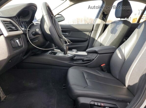 WBA8A3C5XJA488276 2018 BMW OTHER Белый Вид салона спереди