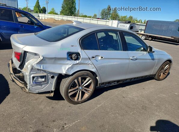 WBA8E1C3XHA156324 2017 BMW OTHER Silver Trasero derecho