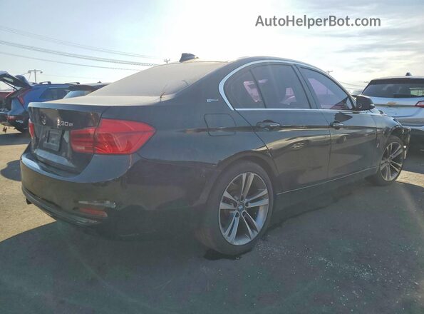 WBA8E1C55JA756689 2018 BMW OTHER Black Trasero derecho