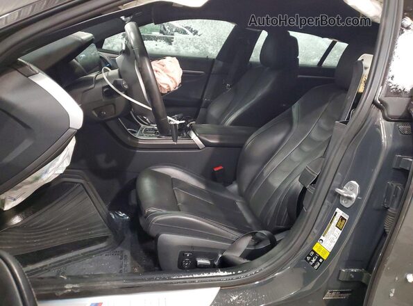 WBAGV8C07LCE33201 2020 BMW M8 Charcoal Widok wnętrza z przodu