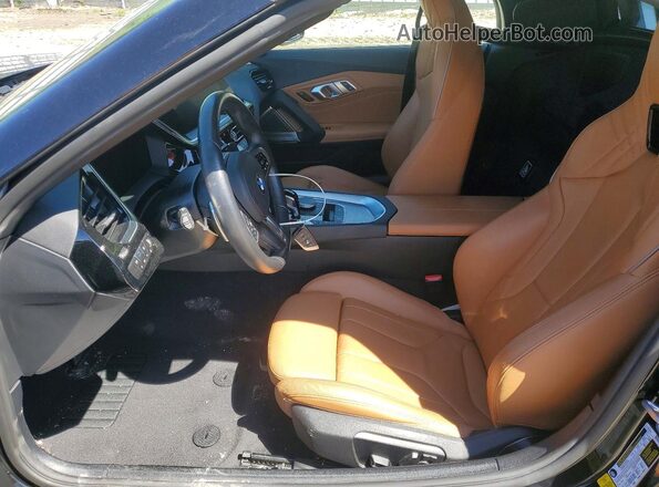 WBAHF3C02PWY16467 2023 BMW Z4 Gray Vista interior delantera