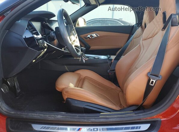 WBAHF9C01SWY46538 2025 BMW Z4 Red Widok wnętrza z przodu