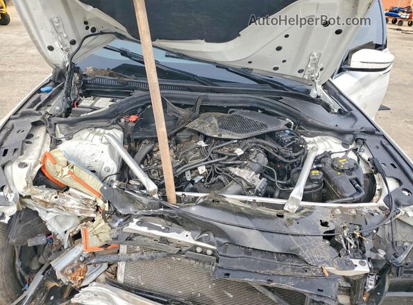 WBAJA5C5XJWA56712 2018 BMW OTHER Белый Вид задней части салона