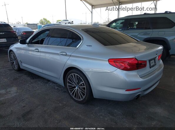 WBAJA9C54JB033549 2018 BMW OTHER Silver Trasero izquierdo