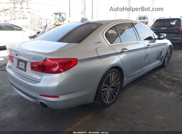 WBAJA9C54JB033549 2018 BMW OTHER Silver Trasero derecho