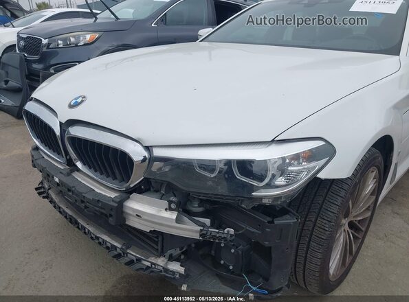 WBAJA9C59JB251132 2018 BMW OTHER Белый Вид спереди