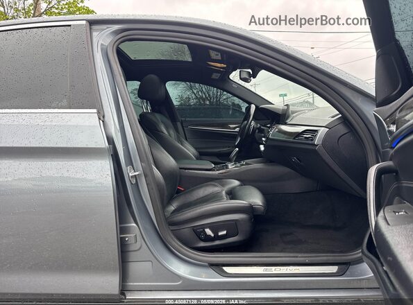 WBAJB1C56JB374403 2018 BMW OTHER Синий Вид салона спереди