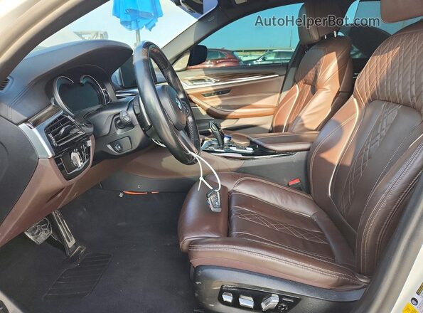 WBAJB9C54JB036528 2018 BMW M5 Белый Вид салона спереди
