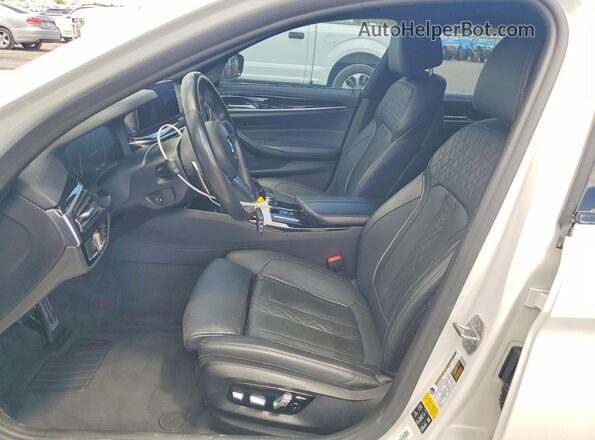 WBAJB9C54KB464133 2019 BMW M5 Белый Вид салона спереди