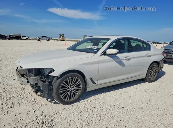 WBAJR3C04LWW75517 2020 BMW 5 SERIES Белый Передняя левая четверть
