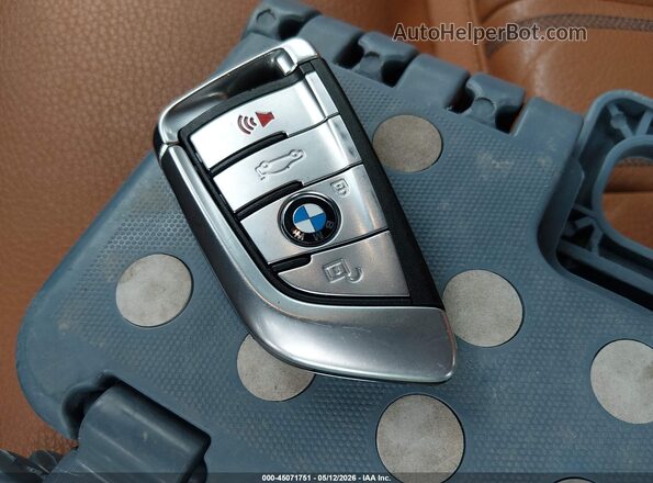 WBAJR7C01LWW70640 2020 BMW OTHER Light Blue Вид панели приборов