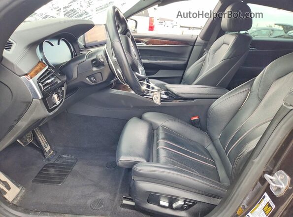WBAJV6C55JBJ99775 2018 BMW OTHER Серый Вид салона спереди