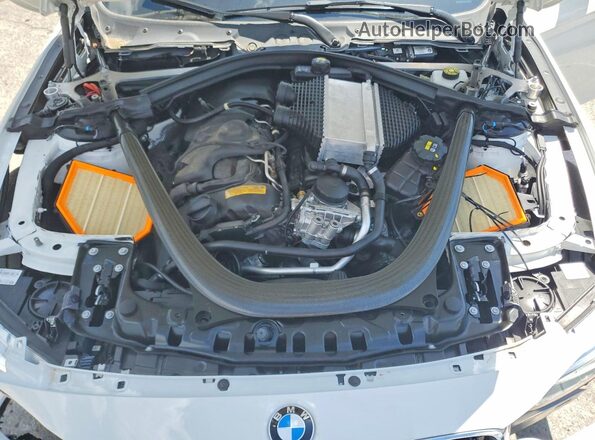 WBS3U9C52GP970049 2016 BMW M4 White Widok wnętrza z tyłu