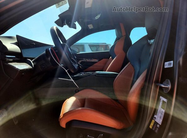 WBS83FK08SCU45123 2025 BMW M5 Черный Вид салона спереди