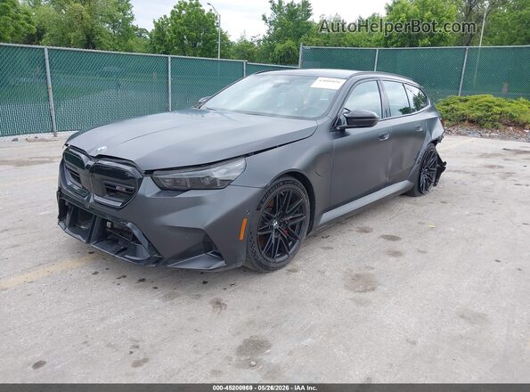WBS83GV07TCW00246 2026 BMW M5 Серый Передняя левая четверть