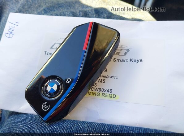 WBS83GV07TCW00246 2026 BMW M5 Серый Вид панели приборов
