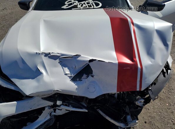 WBSDZ0C01NCH58191 2022 BMW M8 Белый Вид задней части салона