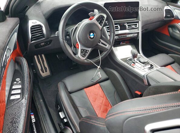 WBSDZ0C07PCL76053 2023 BMW M8 Gray Widok deski rozdzielczej