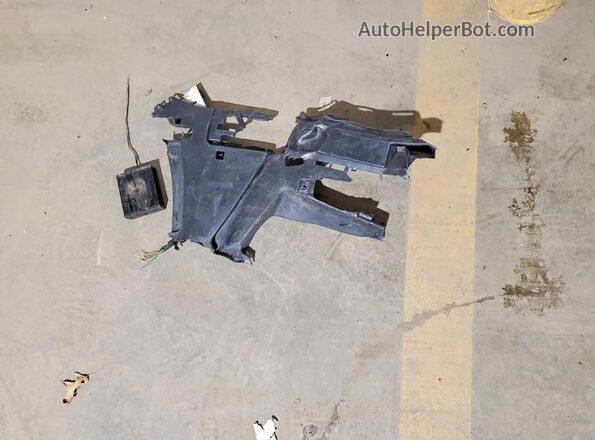 WBSGV0C01PCK32961 2023 BMW M8 Black Engine compartment view